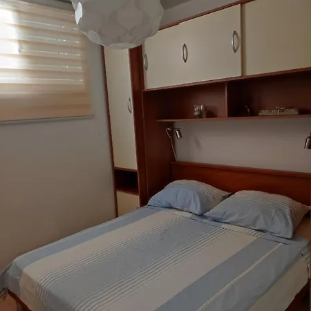 Apartman Leeloo Apartamento